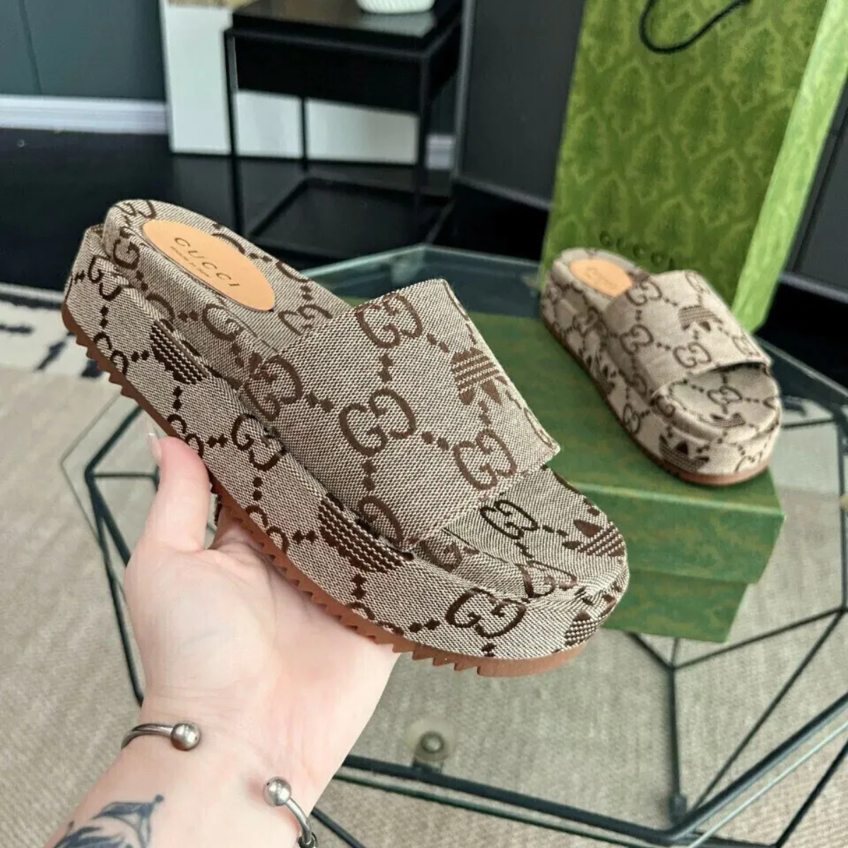 GUCCI ANGELINA FLAT SANDAL CANVAS GIANT MONOGRAM BEIGE