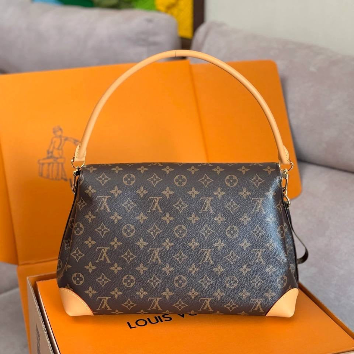 LOUIS VUITTON – HIDE AWAY MM BAG